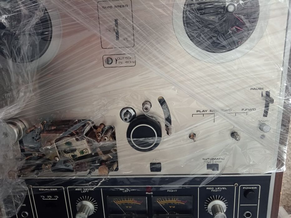 Lot 4 magnetoane Akai