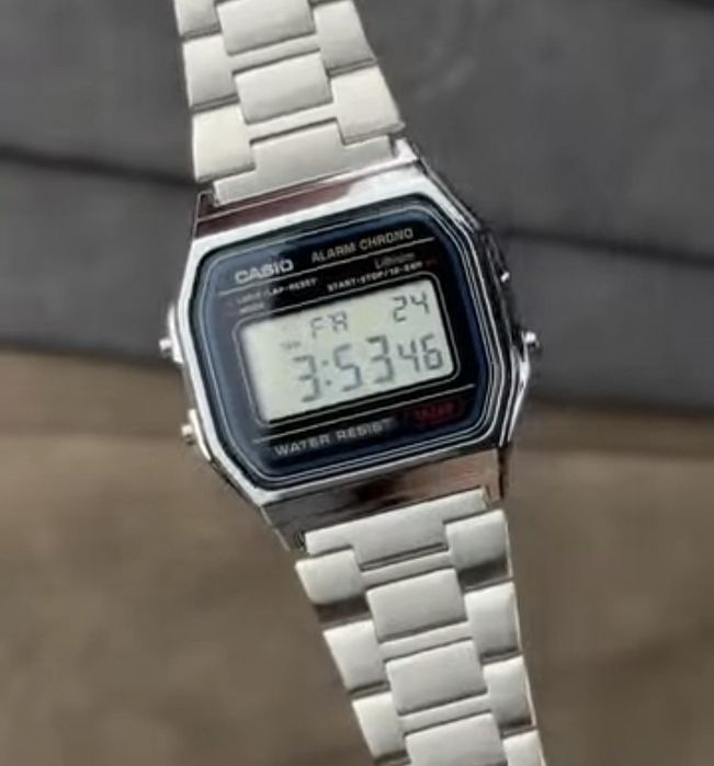 Продам новые часы