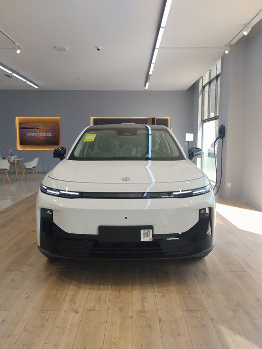 Leapmotrs B10 510 Km SMART 3-Yil yoki 120 000 Km Kafolat