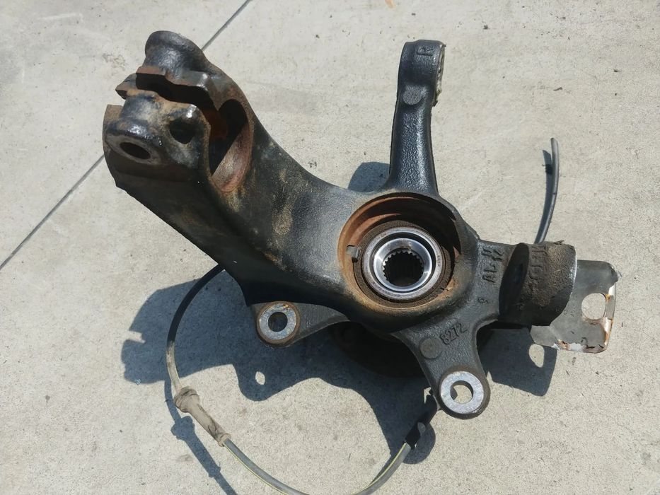 Fuzeta dreapta fata toyota yaris 1.0b 2015