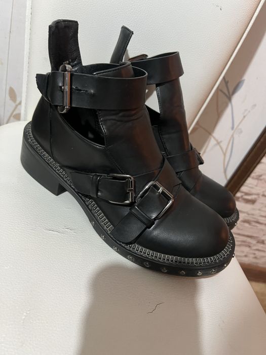 Ботинки женские кожаные