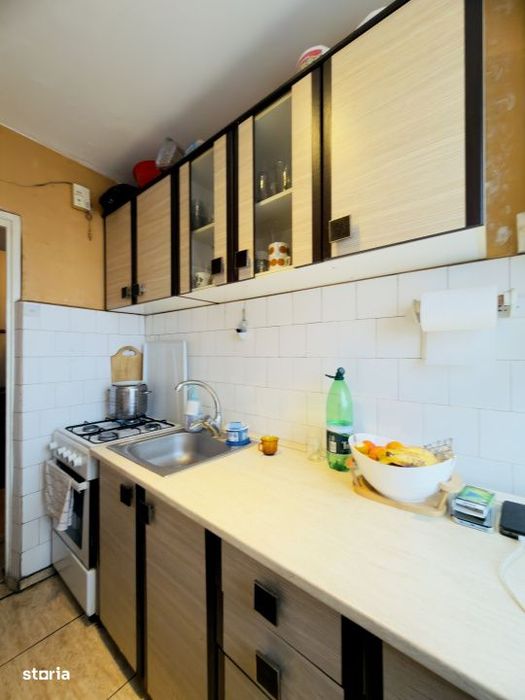 Apartament 3 camere, semidecomandat, 53mp utili, zona Girocului