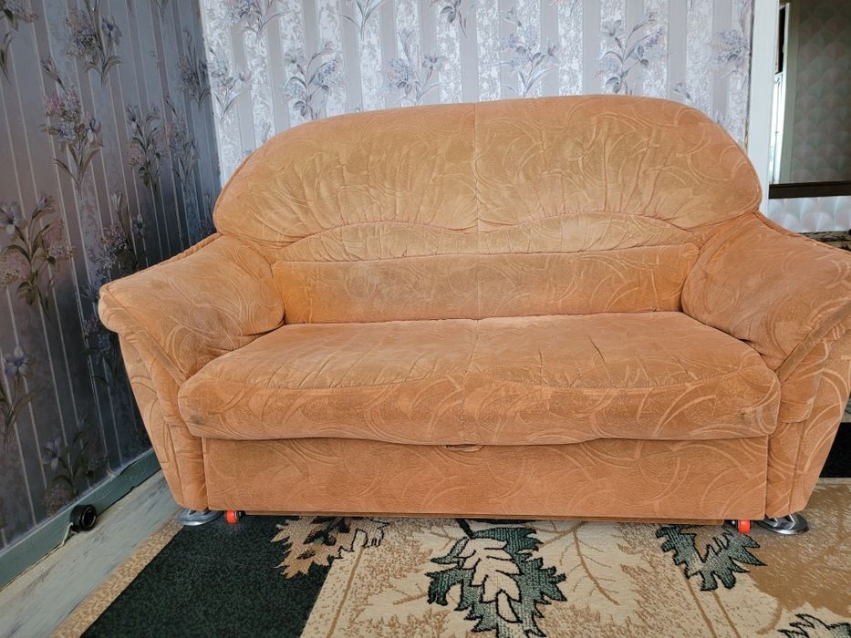 Продам диван с креслом