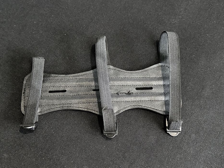 Armguard за стрелба с лък