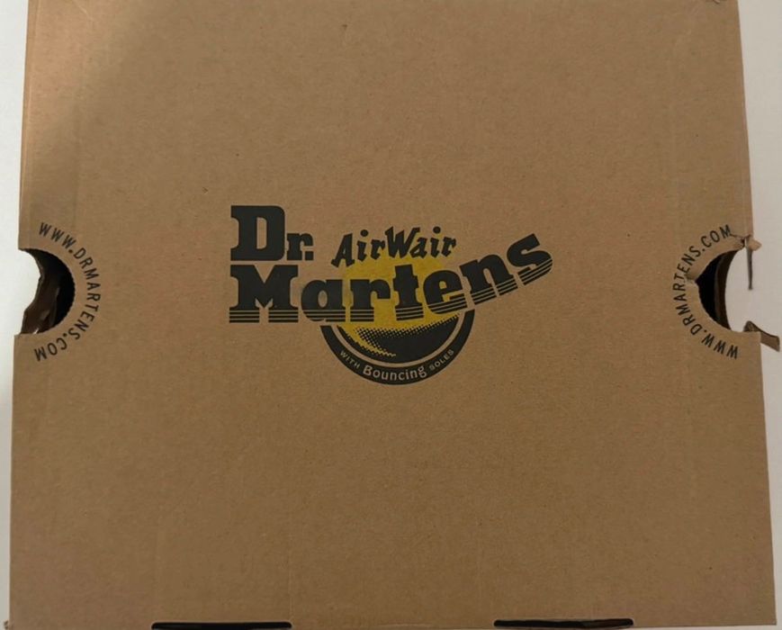 Vând bocanci cu sclipici Dr. Martens