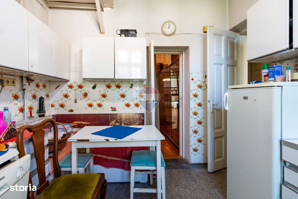 Casă / Vilă cu 7 camere de vanzare în zona Kiseleff, teren 246 mp