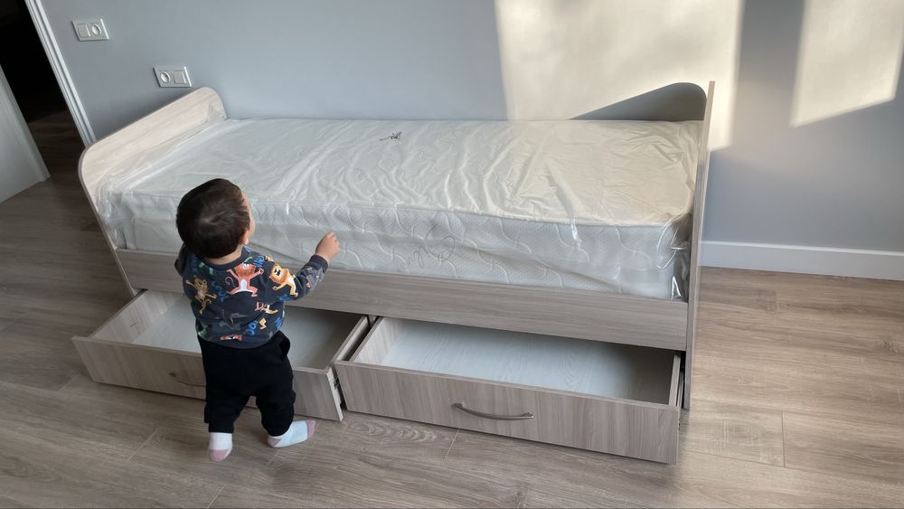 Детская кровать с матрасом