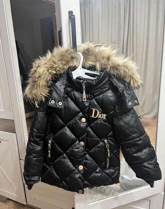 Продам детскую куртку