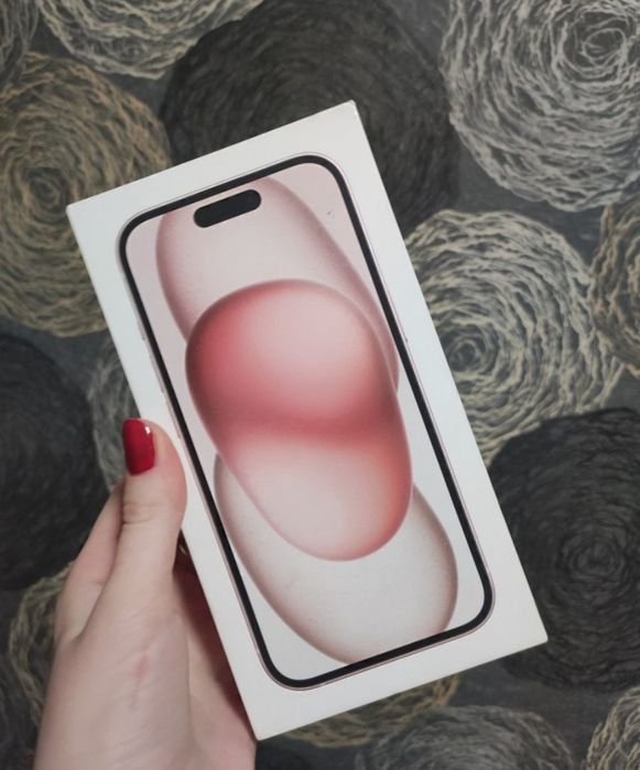 iPhone 15 128гб. Розовый