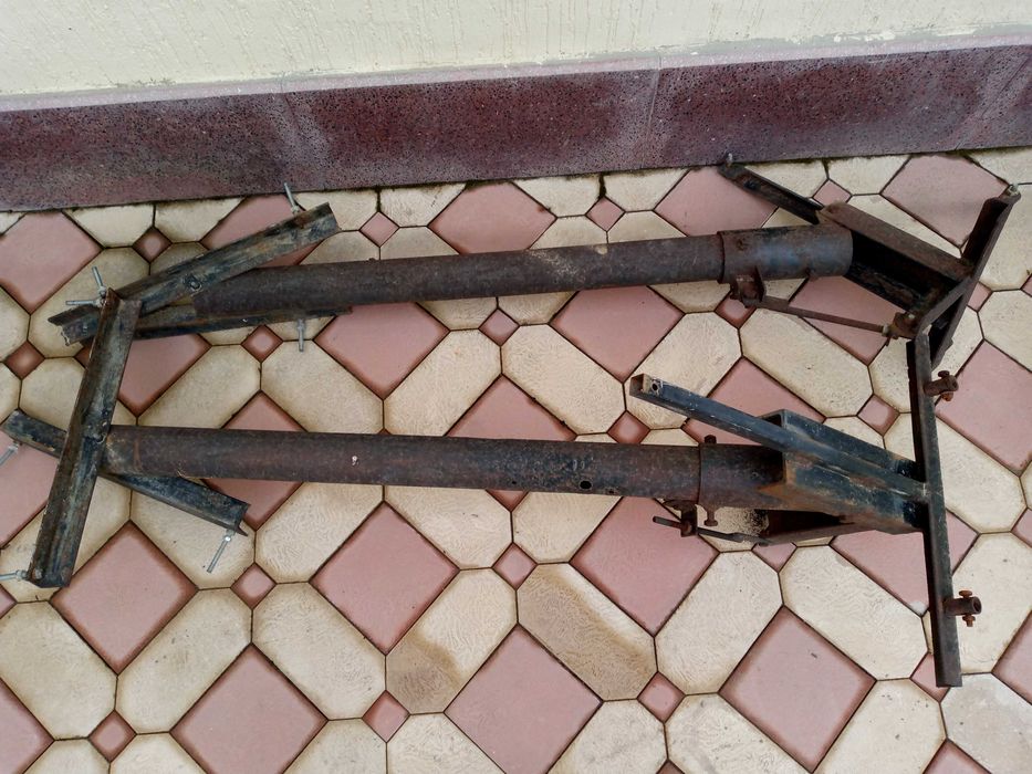 Установочные стойки для спутниковых антенн(углы регулируются)