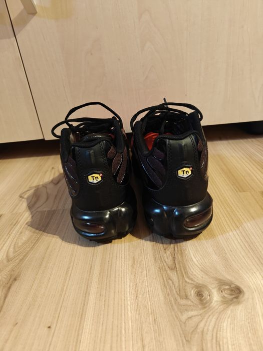 Nike Air Max Plus TN black/red 43