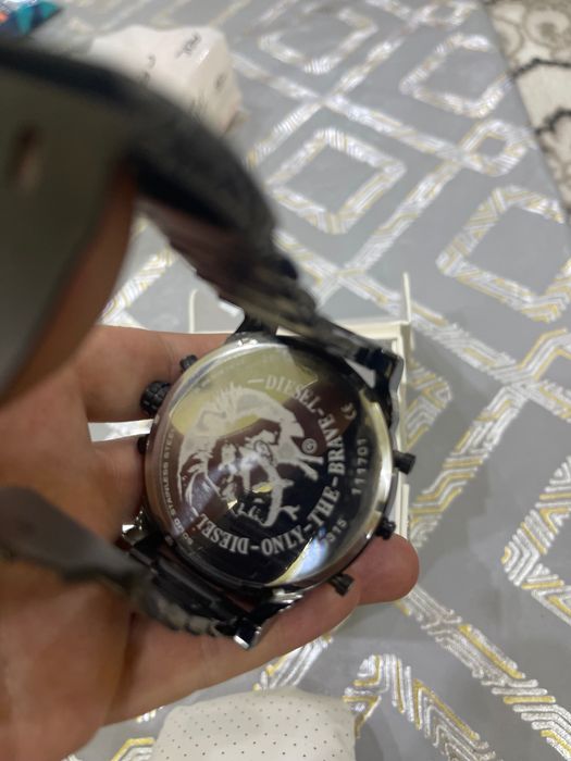 Часы наручные DIESEL