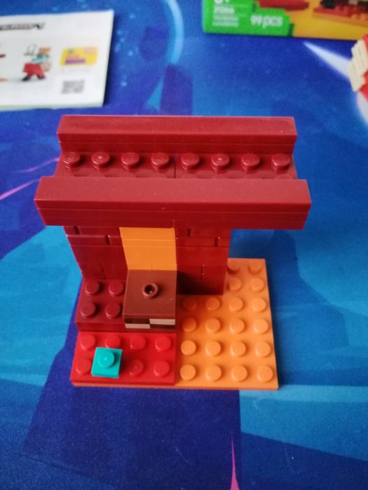 Set Lego Minecraft 21266
Minifigurinele nu prezintă zgârieturi, iar se