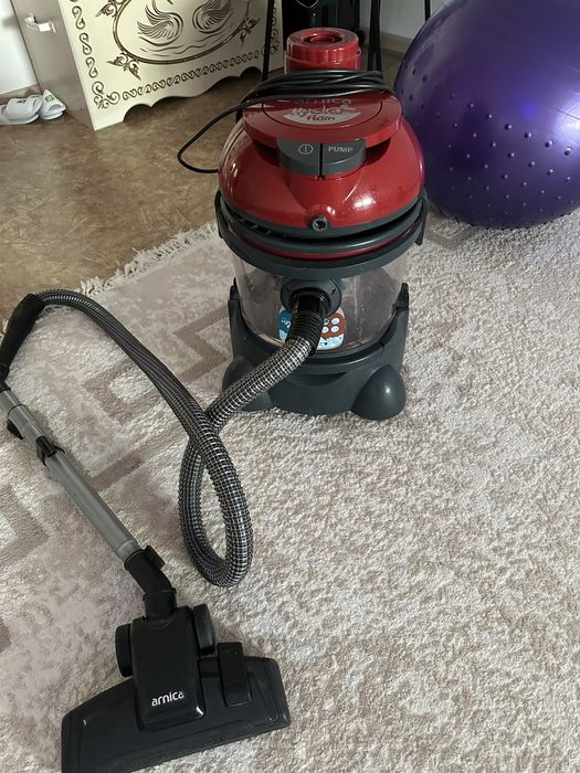 Продаю пылесос арника большая можно пылесосить и мыть ковры