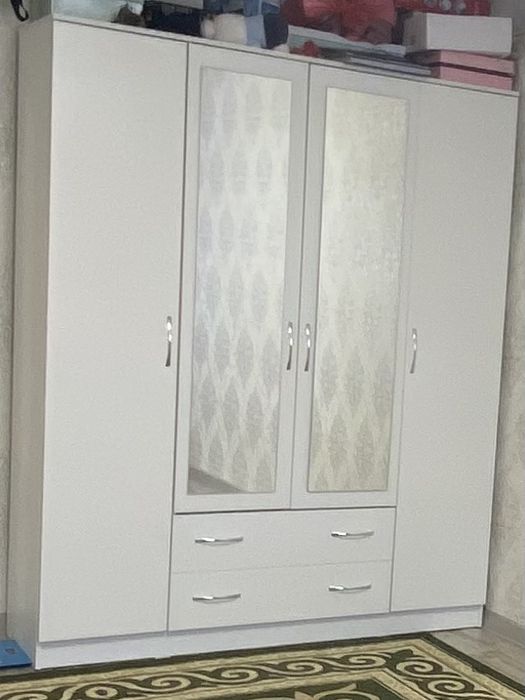 Продам шифоньер.