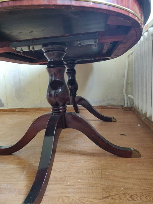 Продаю стол дерево + 4 деревянных стула