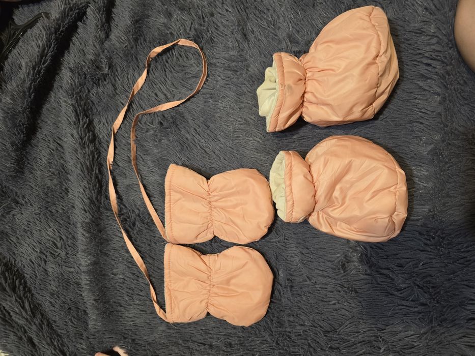 Продам зимний комбинезон для девочки 8о размер