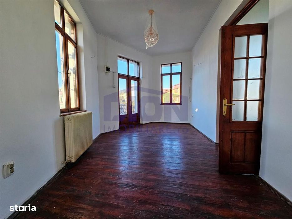Vila moderna pretabila  clinica, office sau spatiu comercial
