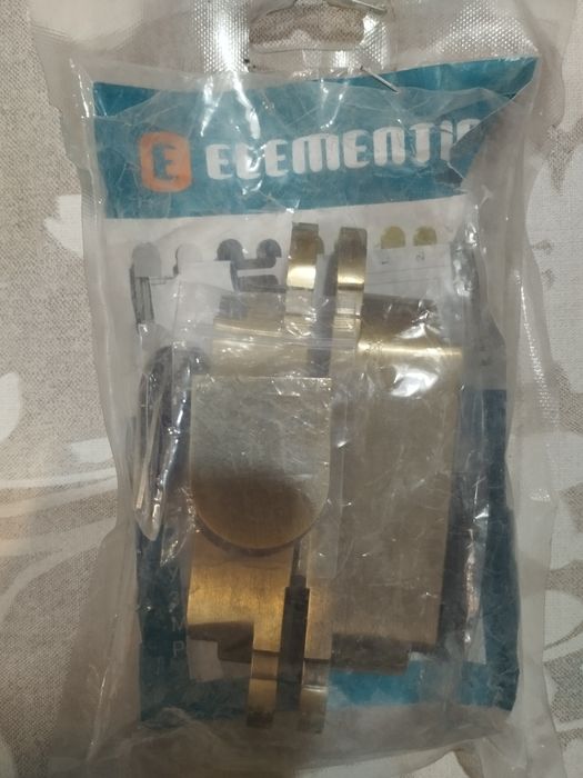 Скрытые петли для двери