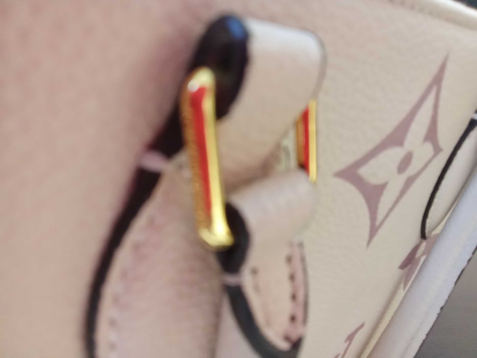 Кожена чанта Louise Viton -89 лв.