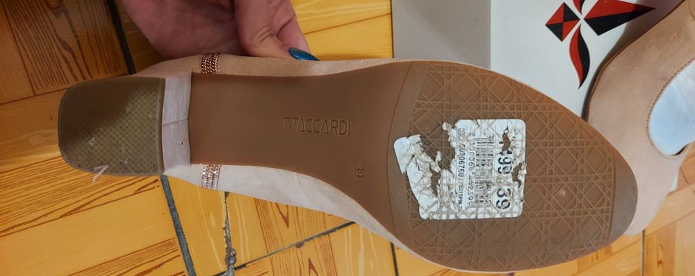 Туфли женские с каблуком