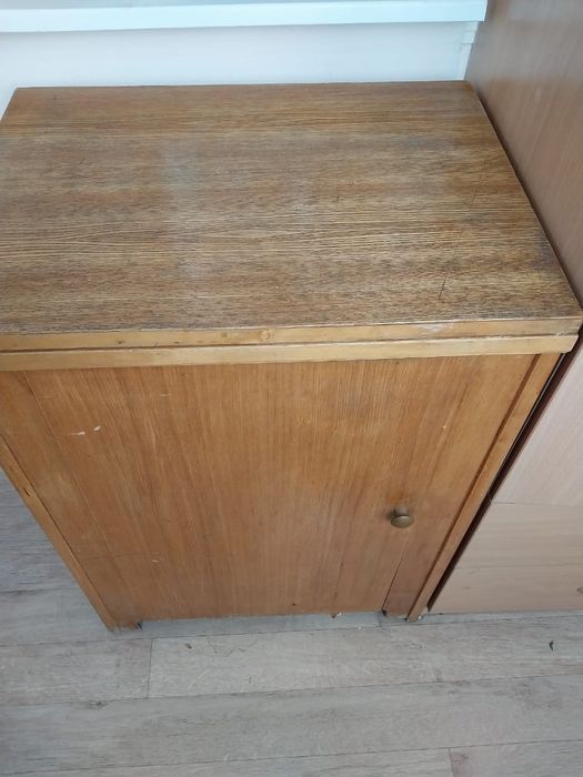 Продам швейную машинку.