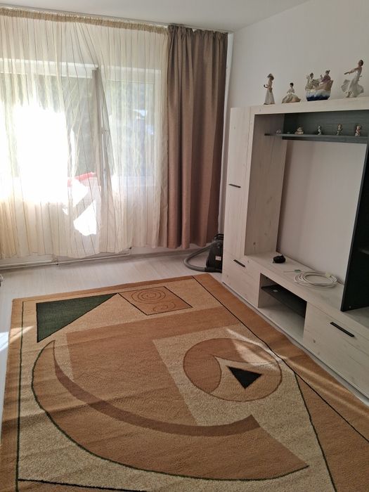 Apartament de inchiriat.