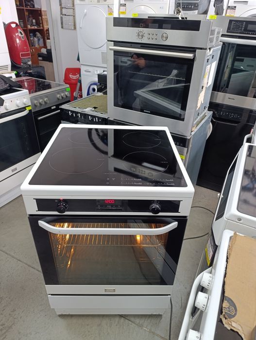 Готварска печка ELECTROLUX VOSS с индукционен плот