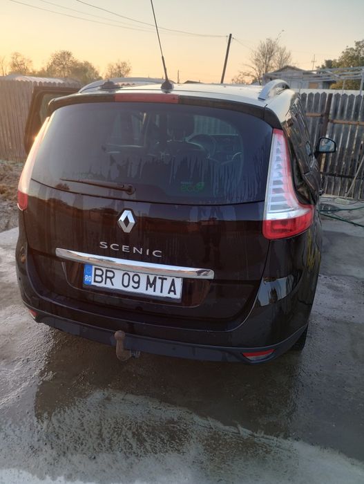 Vând Renault Espace scenic anul 2012