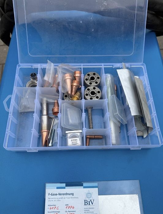 Лазерен заваръчен апарат за заваряване, рязане и почистване. Мобилен.