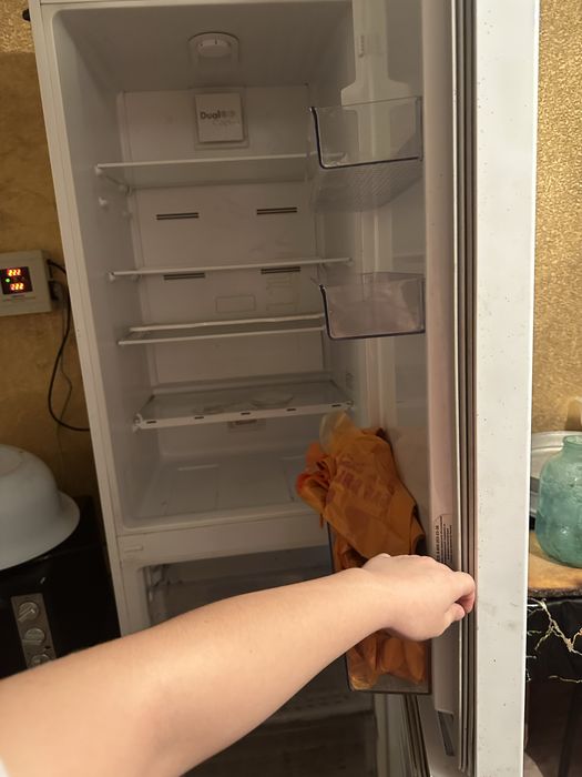 Холодильник в хорошем состоянии