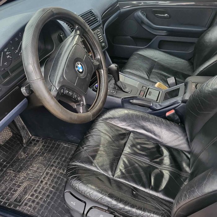 BMW 525i  192к със Газ