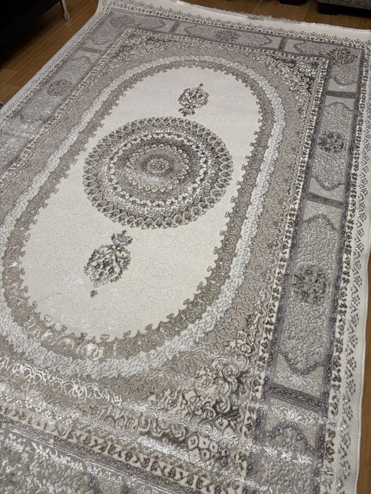 Продам ковер новый 2 на 3