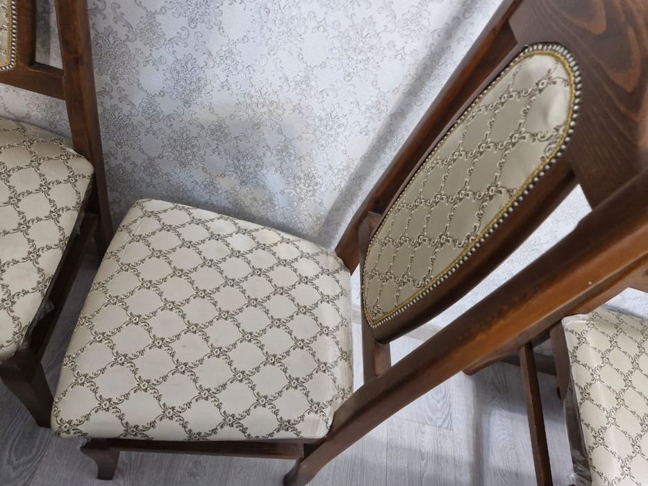 Стулья для гостиной