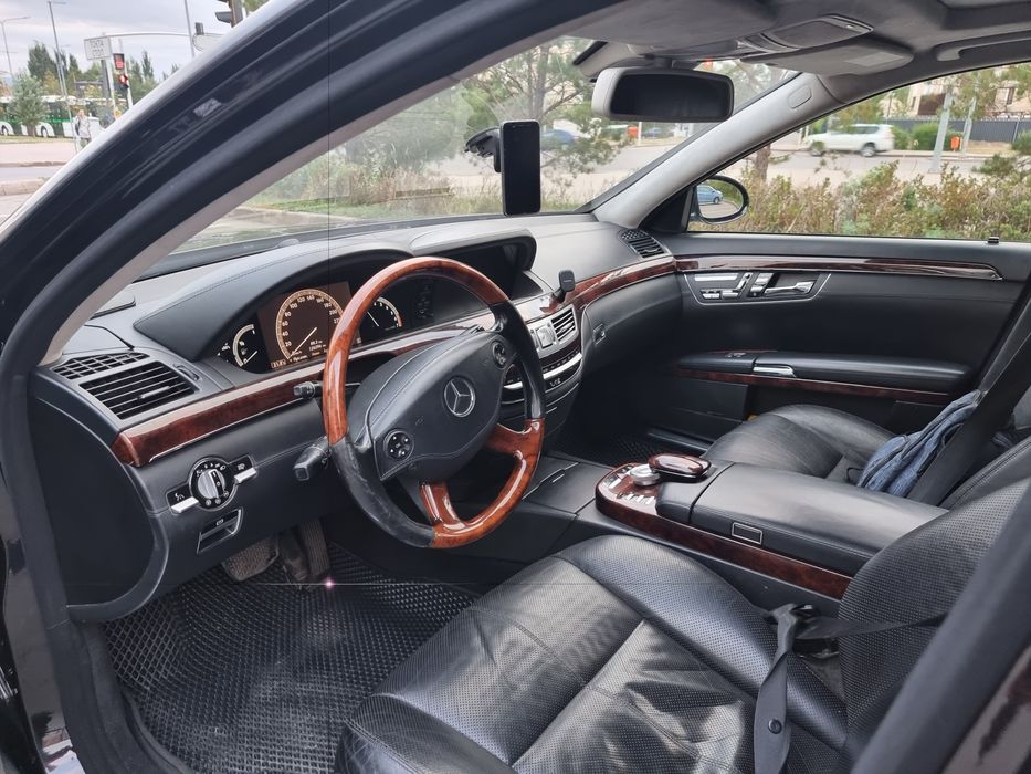 Продам мерседес S Klass 221. Полный комплектации.