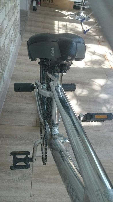 Велосипед спортивный для фристайла.