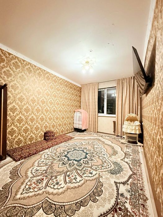 Massiv panelniyda 4 xonalik uy sotiladi