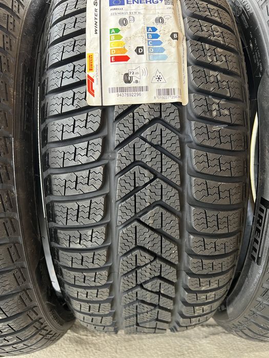 Гуми Pirelli Sotto Zero 3 225/40/19 с ДОТ 3922