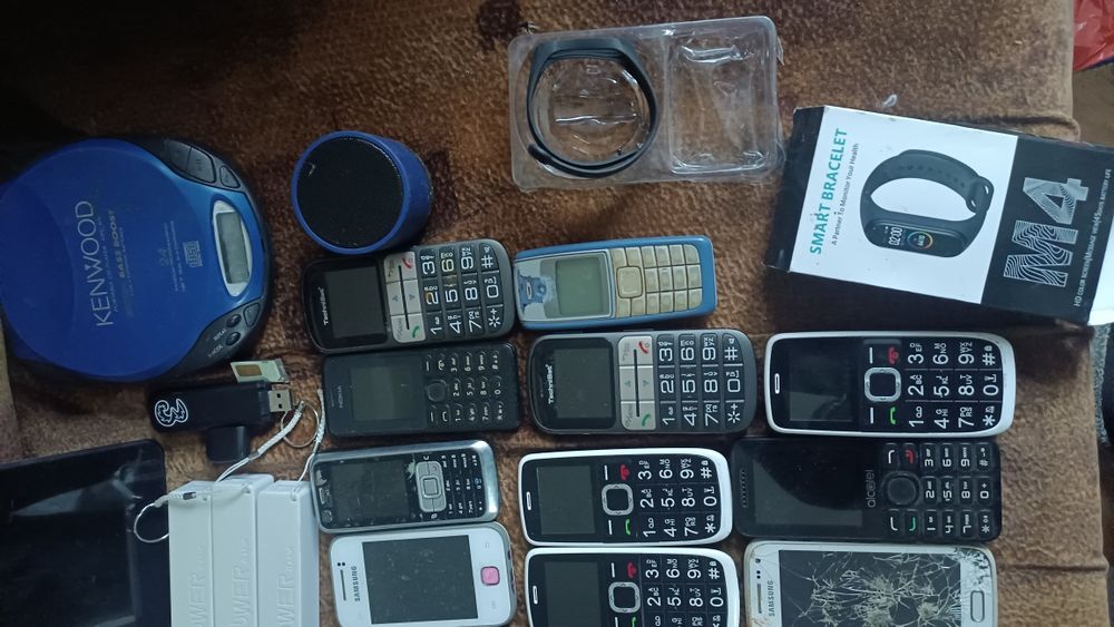 Lichidare stoc diverse preț 50lei buc