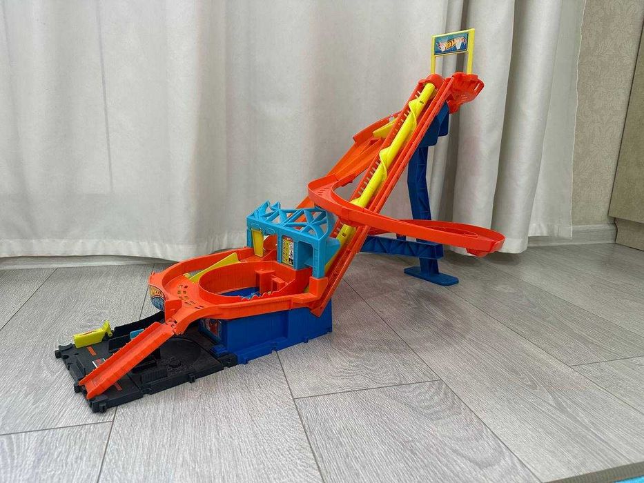 Mattel Hot Wheels Игровой набор Сити "Американские горки" ХОТ ВИЛС