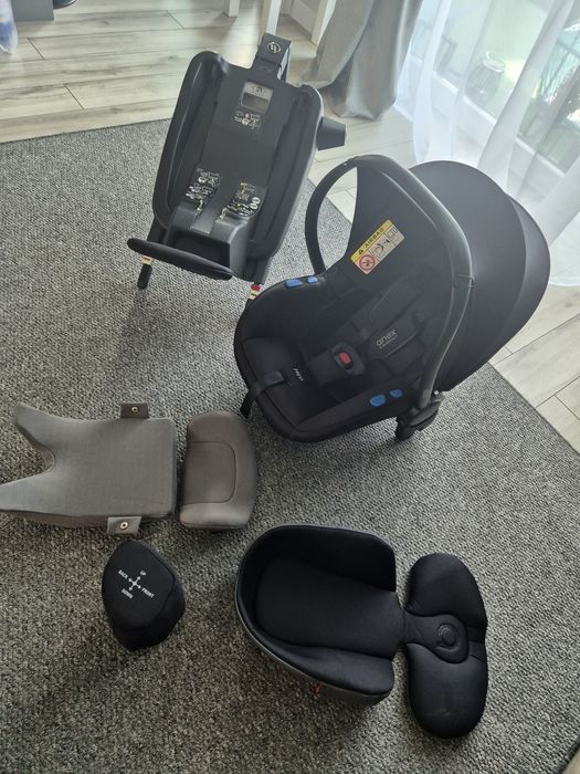 Scoica Anex avionaut + isofix si adaptori inclusi.