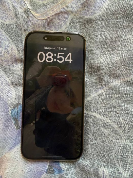 Iphone 14 pro gold