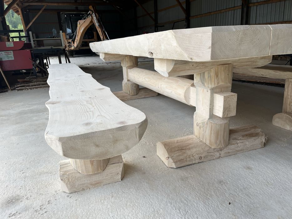Mobilier lemn masiv