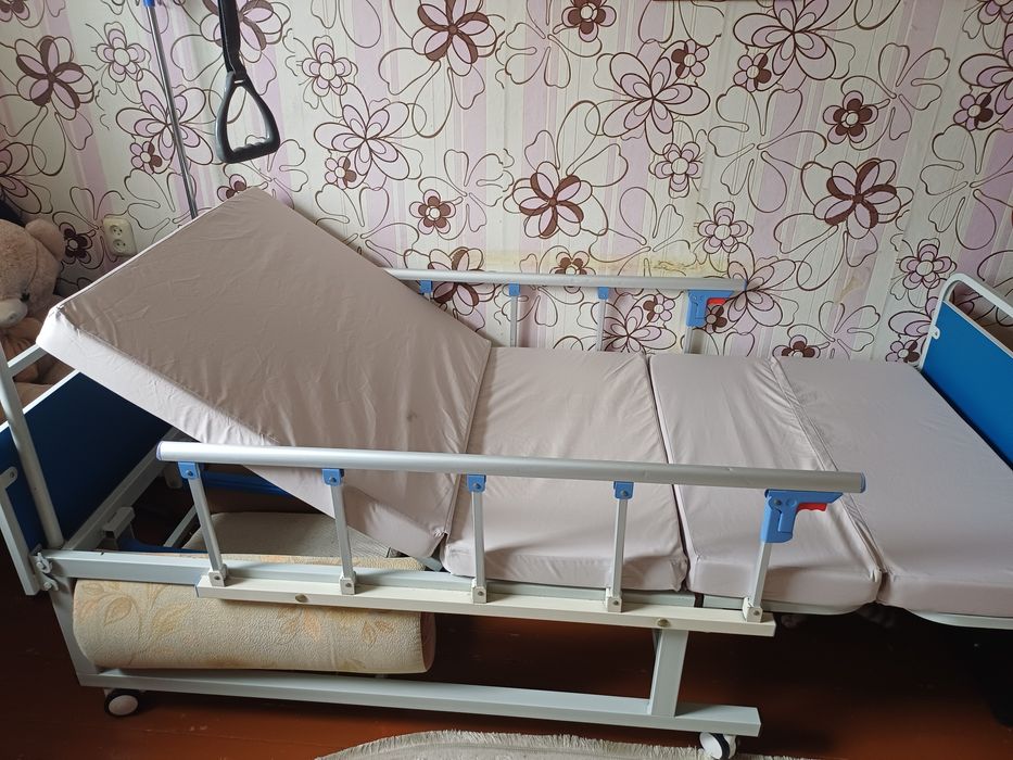 Медицинская кровать