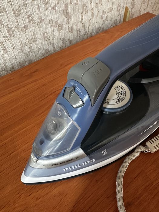 Паровой утюг Philips