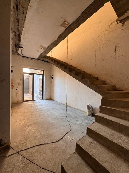 Eshonguzar srochna sotiladi. Srochna sotiladi !!!