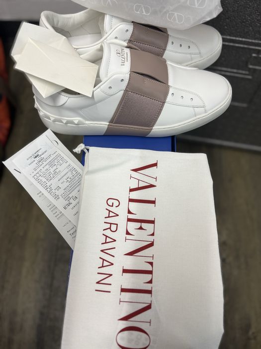 Vand adidasi valentino originali