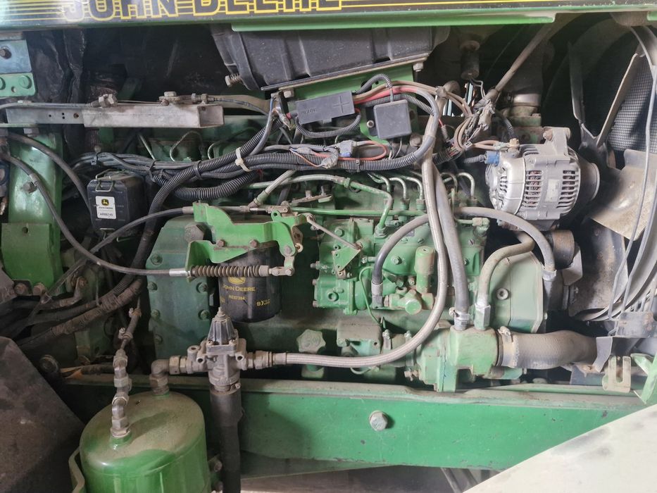 Продавам трактор John Deere 7800 в перфектно състояние