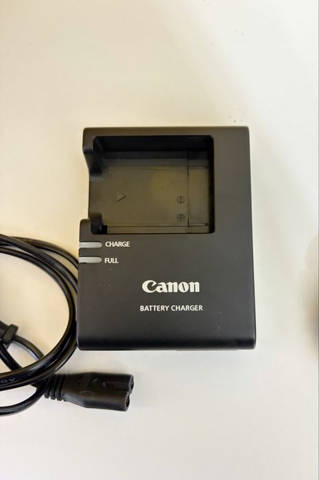 Canon EOS  1100D