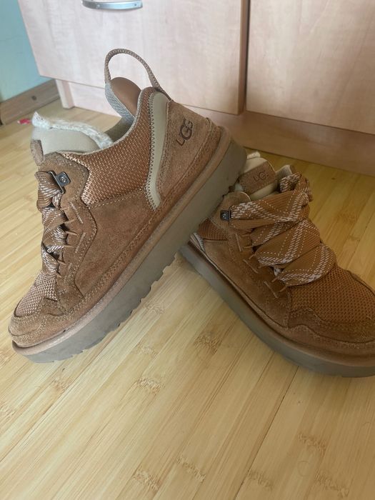 Vând UGG lowmel